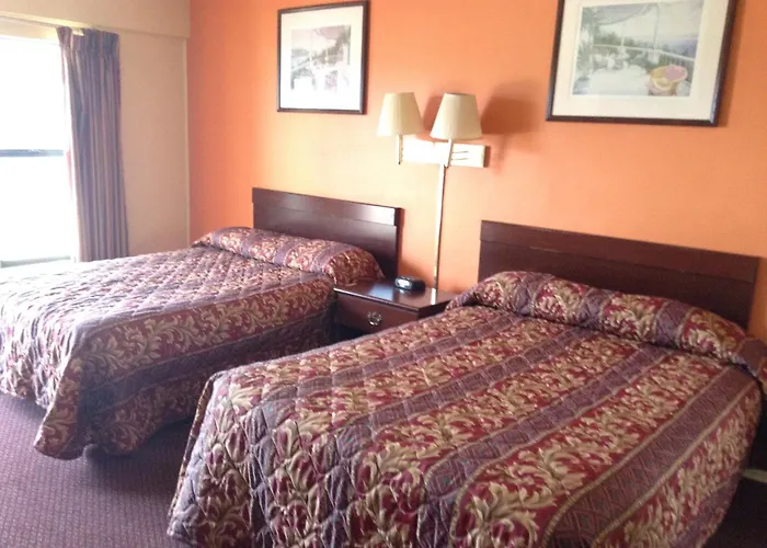 Nassau Holiday Motel